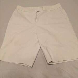 Jones of New York Womens 6 Chinos Shorts. Very Clean Minimal Wear. Cotton Blend